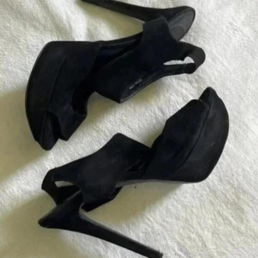 Trouve black heels 9.5